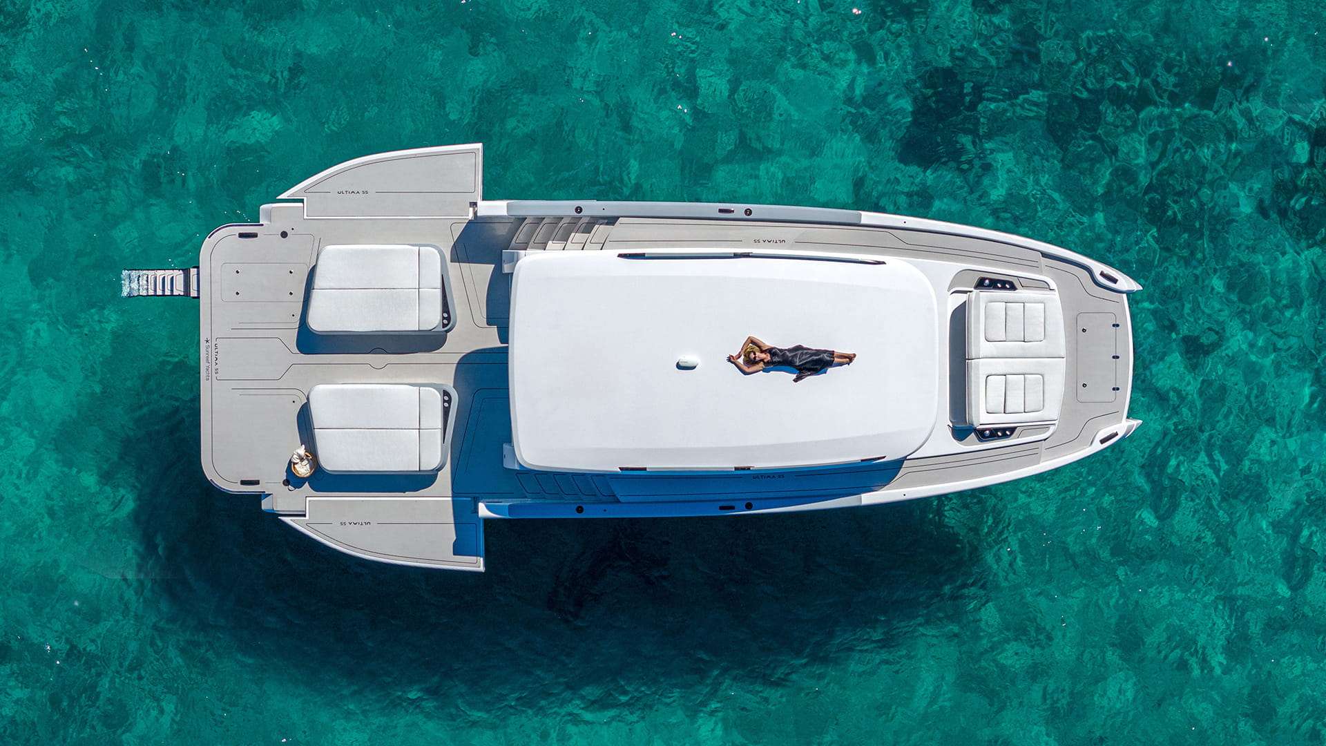 Sunreef 55 Ultima Electric — bow view